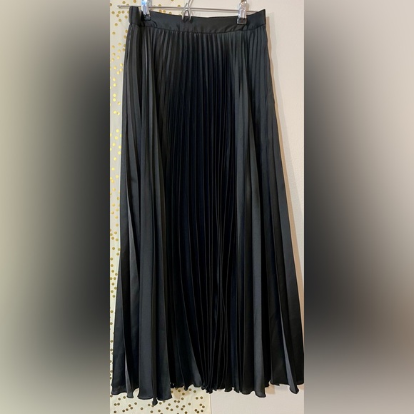 Abercrombie & Fitch Dresses & Skirts - Abercrombie & Fitch Black Satin Pleated A-Line Maxi Skirt size Small